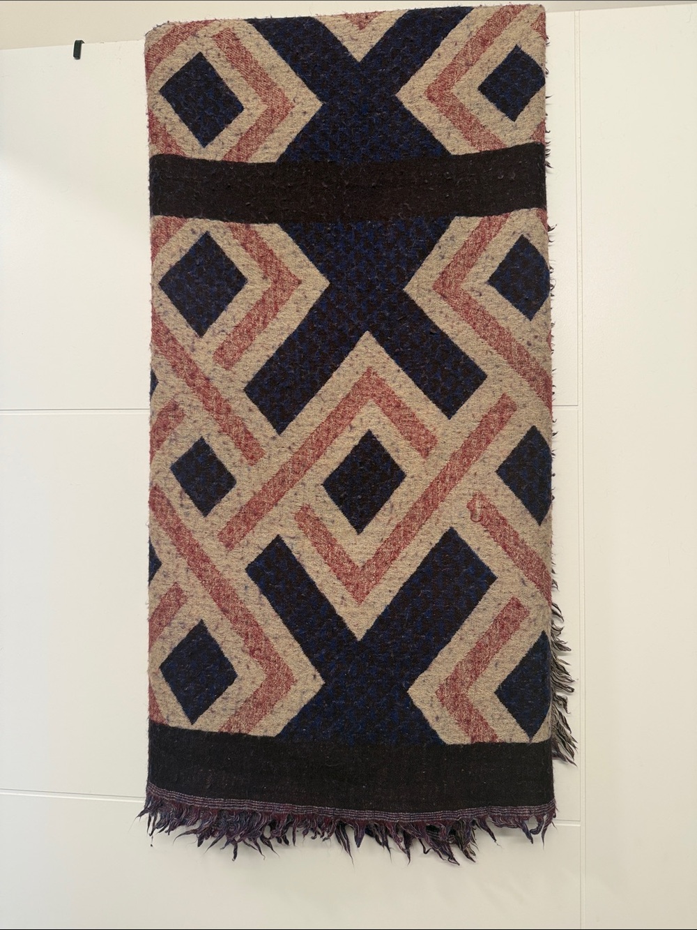 Aritzia Geometric Pattern Wool-Blend Scarf in Navy, Beige & Mauve